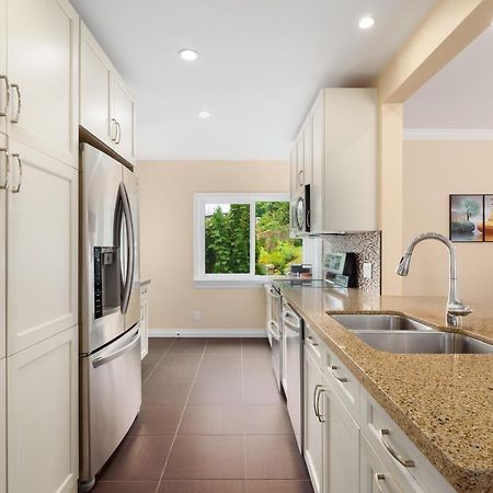 Lovely 3 Bedroom Port Moody Spacious Home 6 People Free Parking Luaran gambar