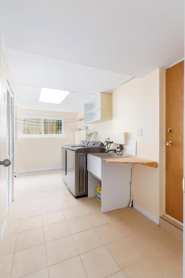 Lovely 3 Bedroom Port Moody Spacious Home 6 People Free Parking Luaran gambar